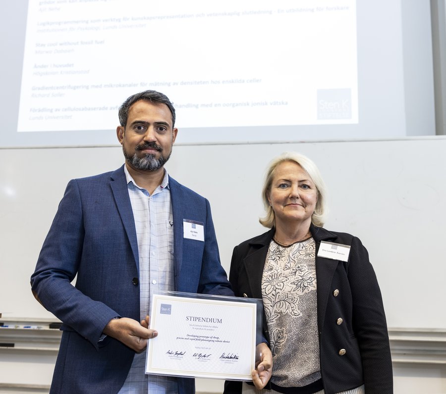 Receiving the Sten K Johnson Foundation stipend certificate